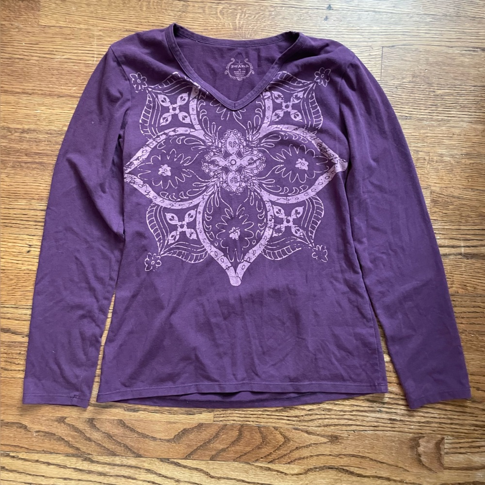 Prana Purple Long Sleeve v-neck Shirt with Design Women’s medium